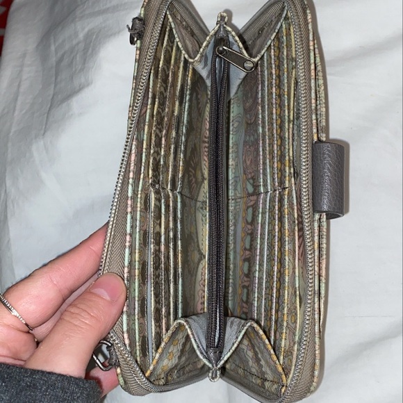 Wallet with phone slot - Picture 2 of 4